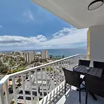Premier View Americas 아파트